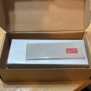 Ray-Ban Glasses with Gray Cloth and Leather Case